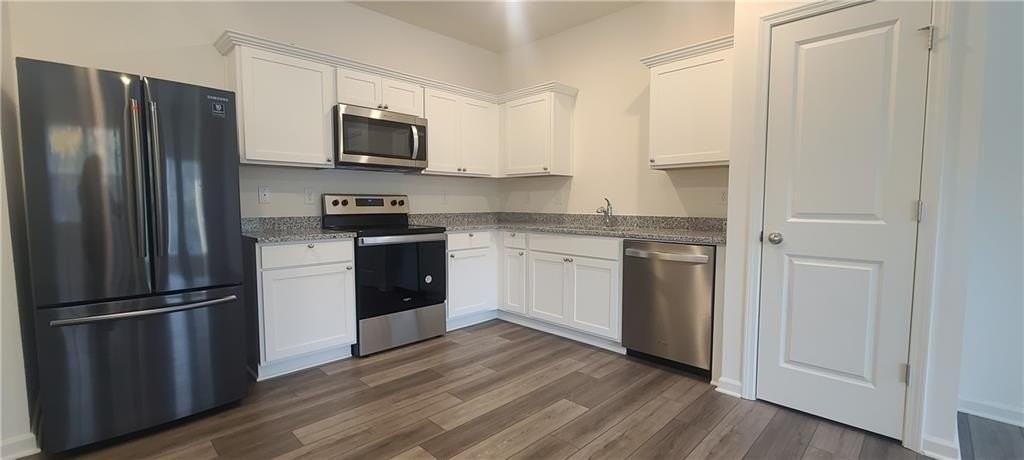 1516 Vernon Blvd - Photo 3 of 14