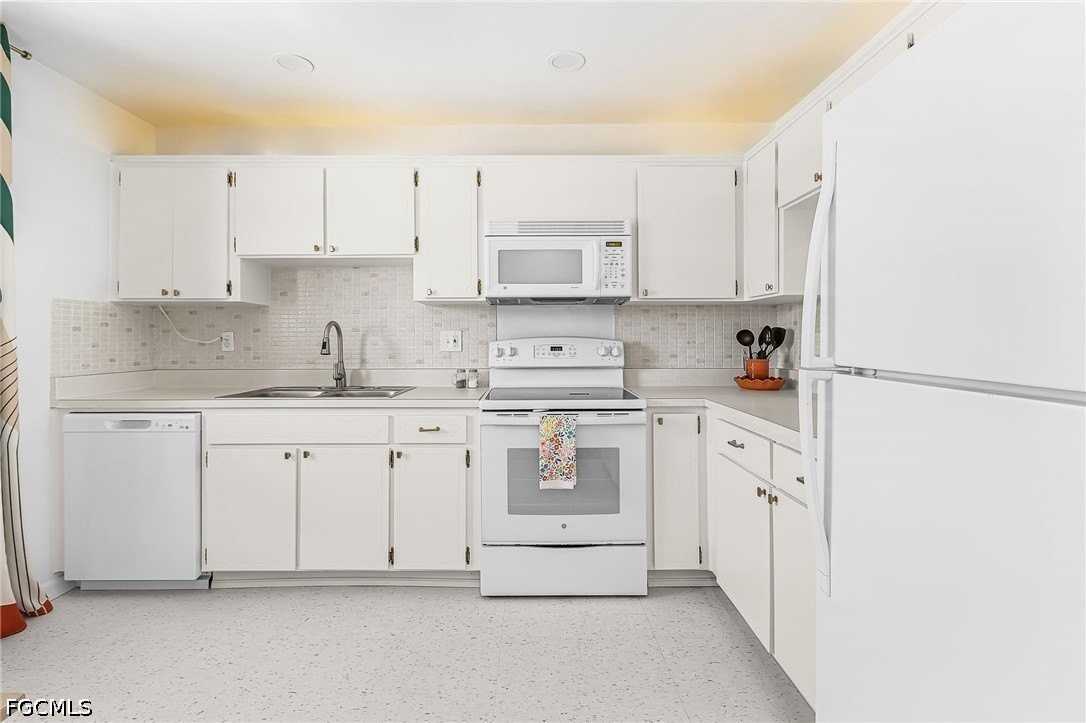 6731 Panther Ln #D6 - Photo 5 of 32