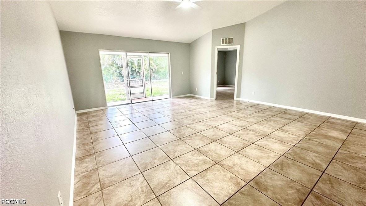 213 Se 24th Ave - Photo 3 of 10