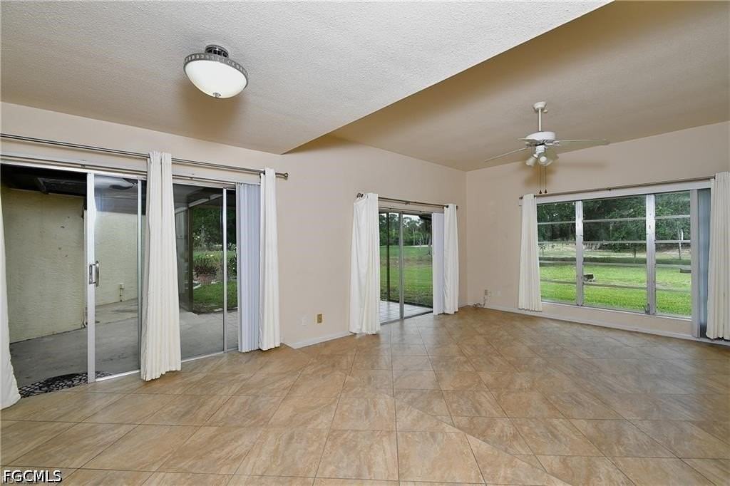 9 Park Lane Cir - Photo 6 of 30
