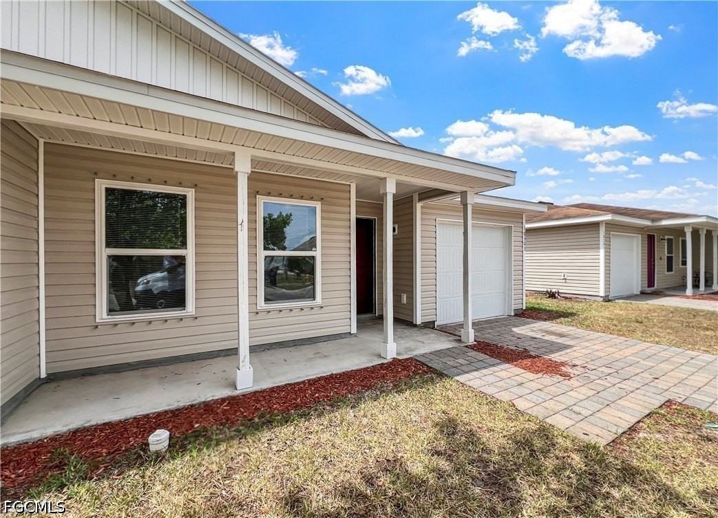 18303 Gibraltar Ln - Photo 3 of 44