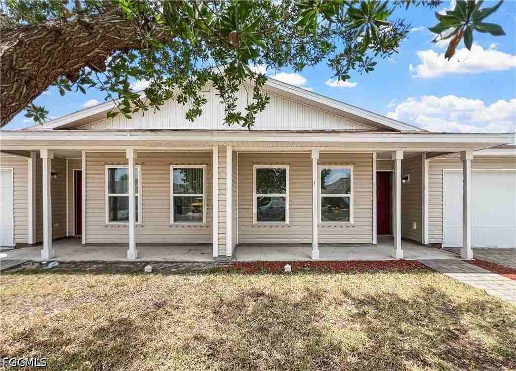 18303 Gibraltar Ln - Photo 4 of 44