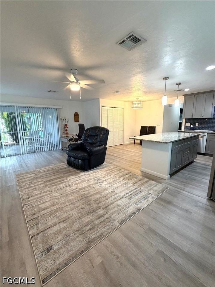 3032 Se Santa Barbara Pl #2 - Photo 3 of 16