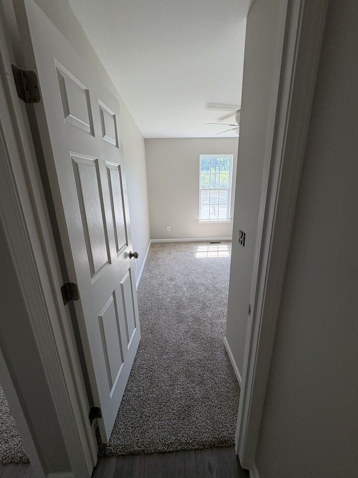 413 Anthony Branch Dr #1 - Photo 5 of 17