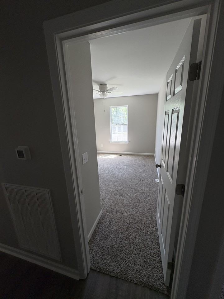 413 Anthony Branch Dr #1 - Photo 7 of 17