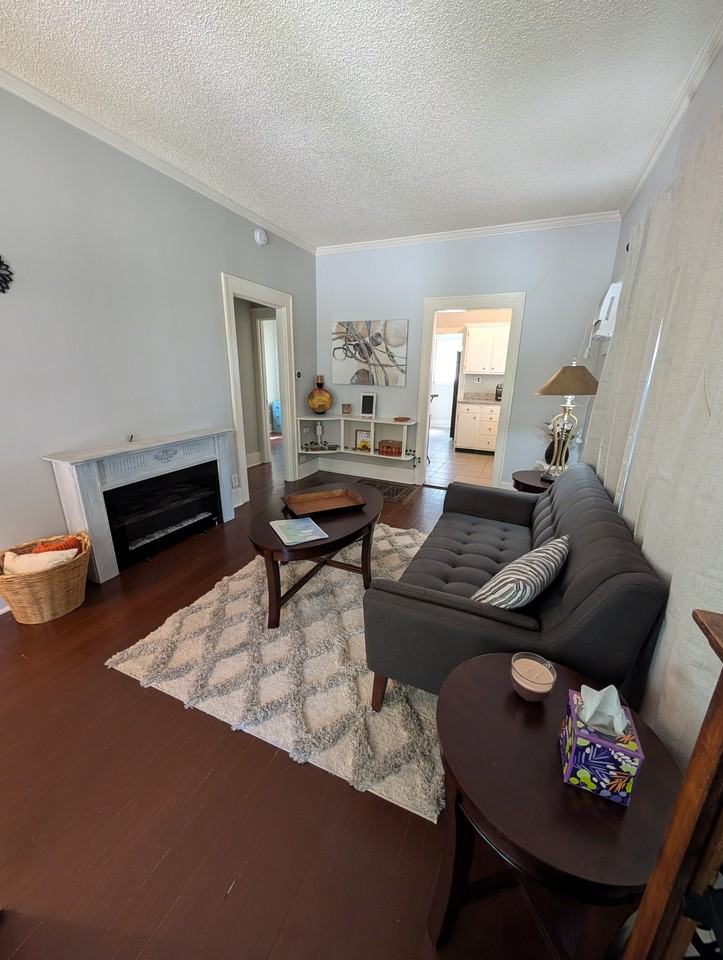 1206 Sw Plass Ave #1 - Photo 3 of 19