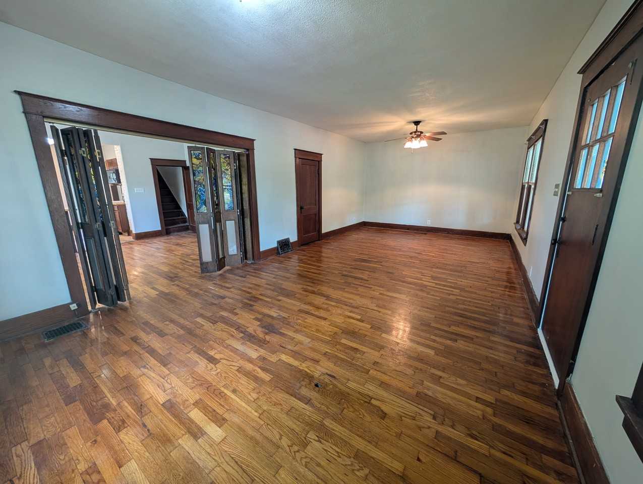 300 Sw Broadmoor Ave #1 - Photo 2 of 22
