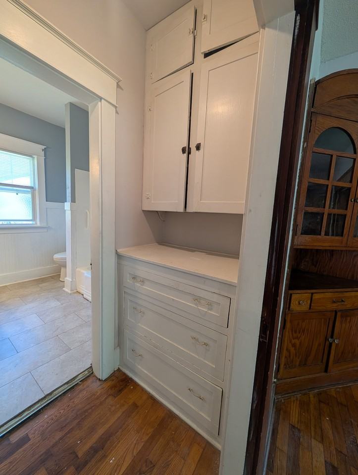 300 Sw Broadmoor Ave #1 - Photo 5 of 22