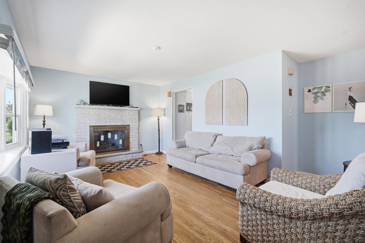 4417 Privateer Rd - Photo 4 of 25