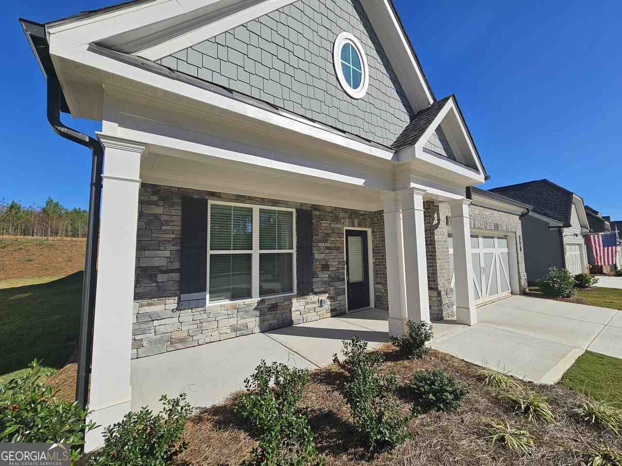 23 Airmont Dr - Photo 2 of 28