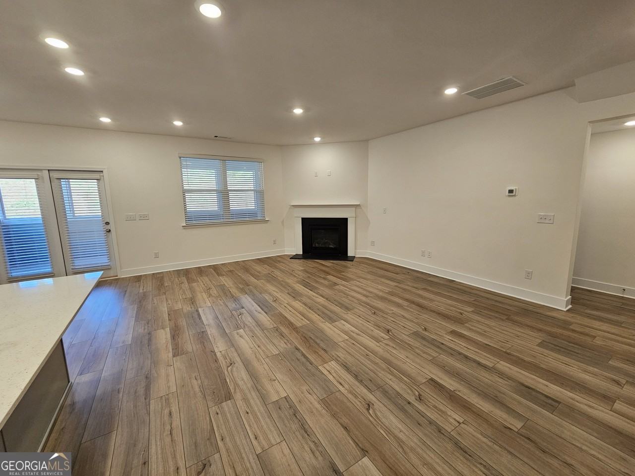23 Airmont Dr - Photo 5 of 28