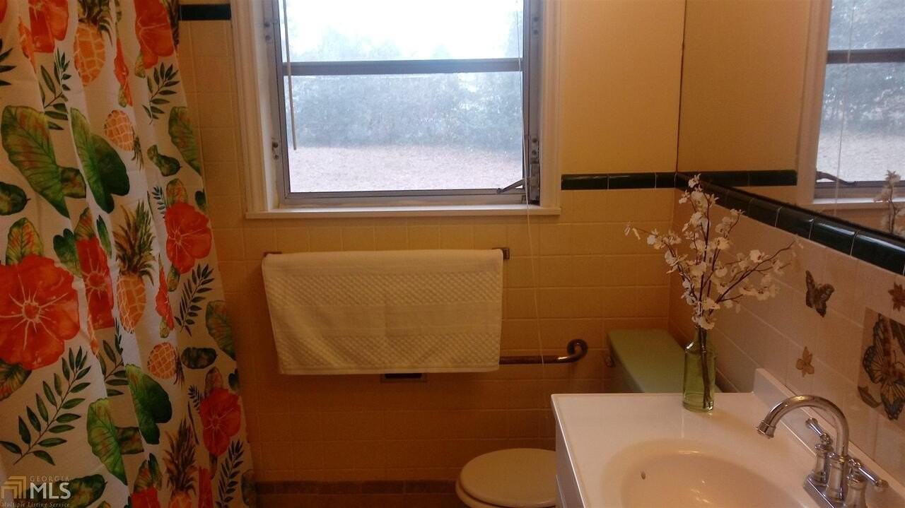 203 Walnut Dr - Photo 6 of 6