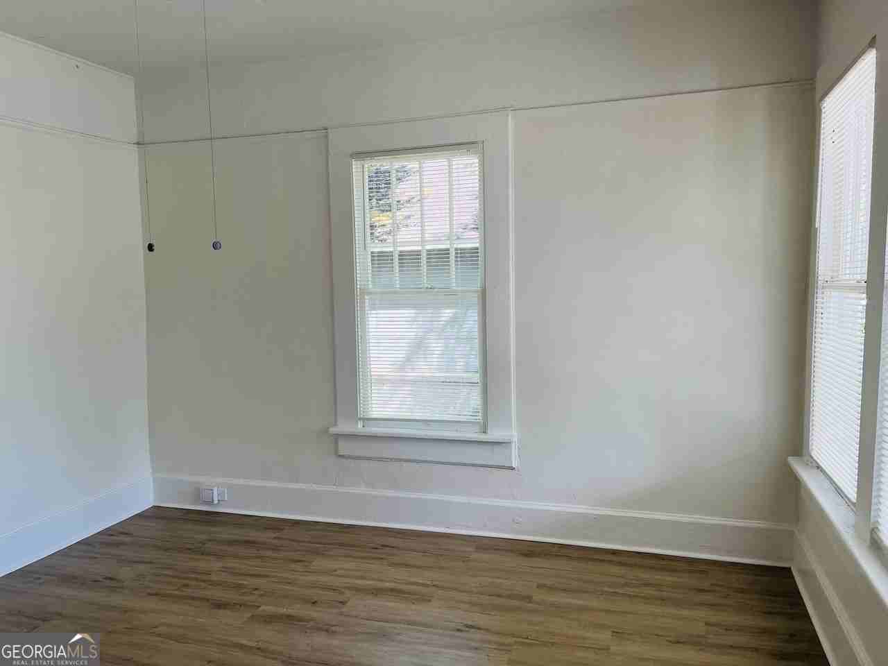 410 Alford St - Photo 3 of 23