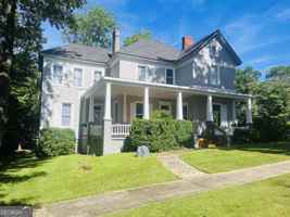 featured image of 109 Ben Hill St #1