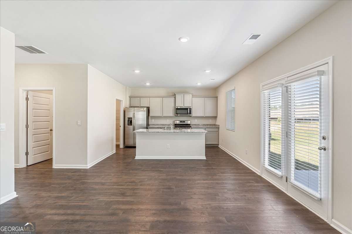 1508 Brangus Dr - Photo 4 of 39