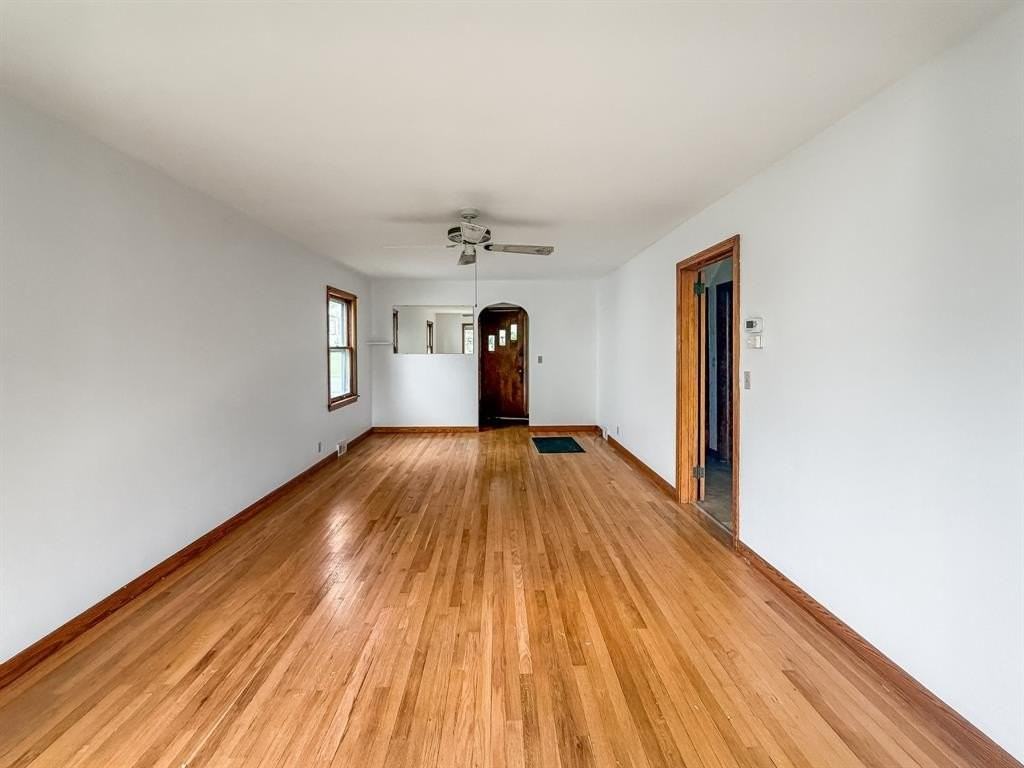 222 Harding Ave - Photo 3 of 15