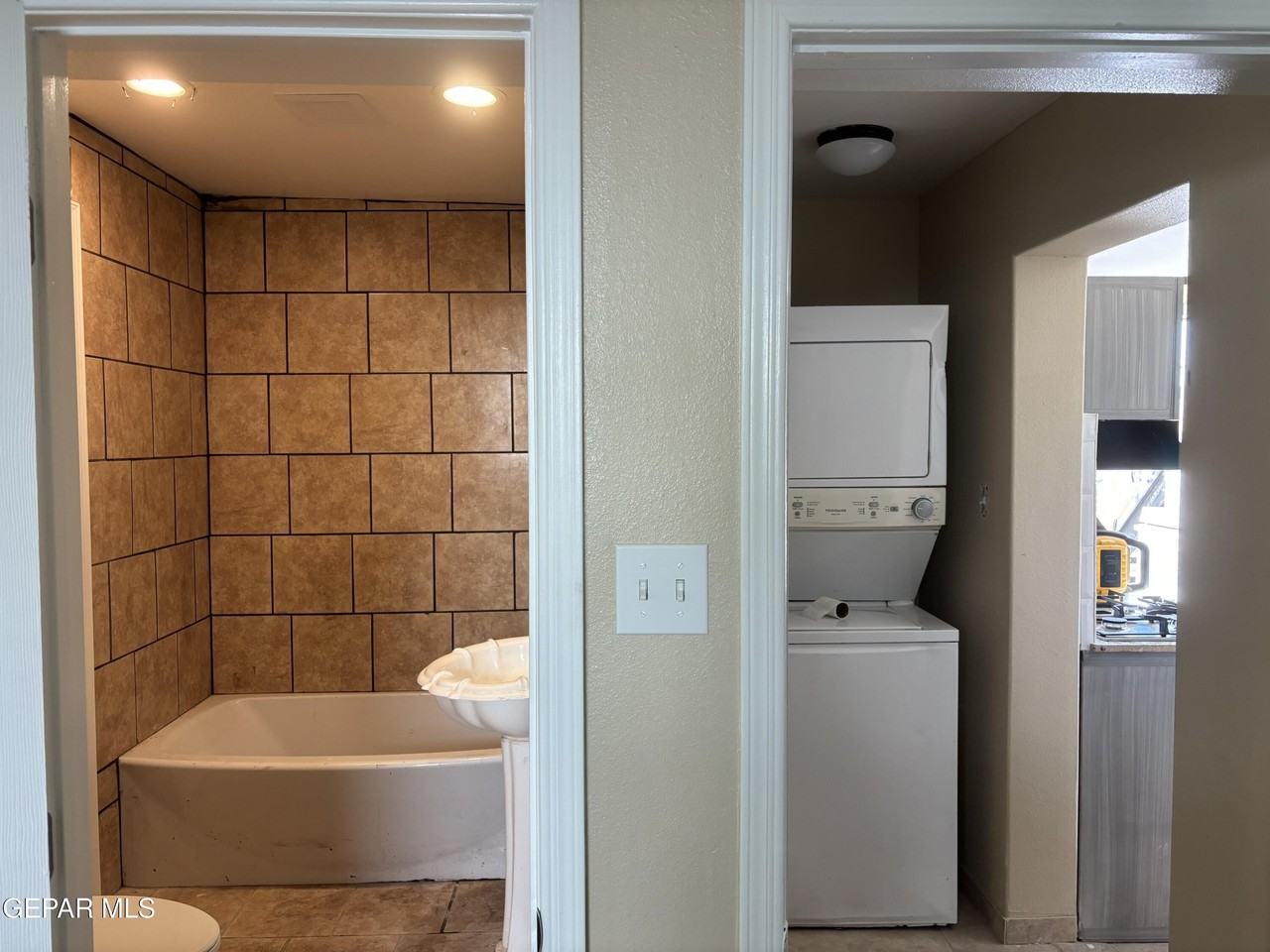 3527 E Missouri Ave #4 - Photo 3 of 10