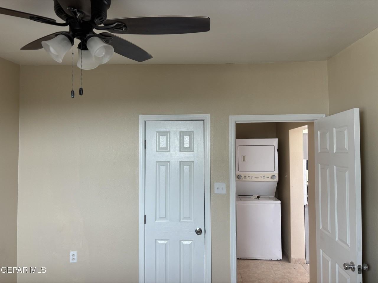 3527 E Missouri Ave #4 - Photo 7 of 10