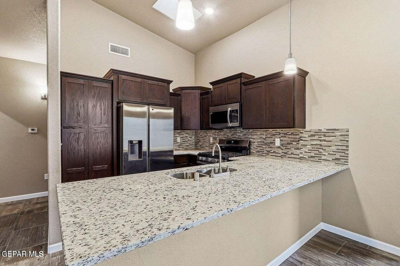 5933 Ruidoso Downs St - Photo 4 of 20