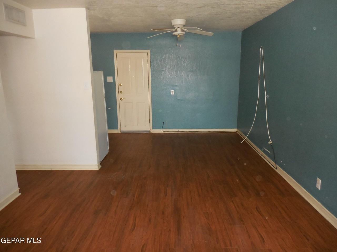 701 W Yandell Dr #5 - Photo 3 of 13