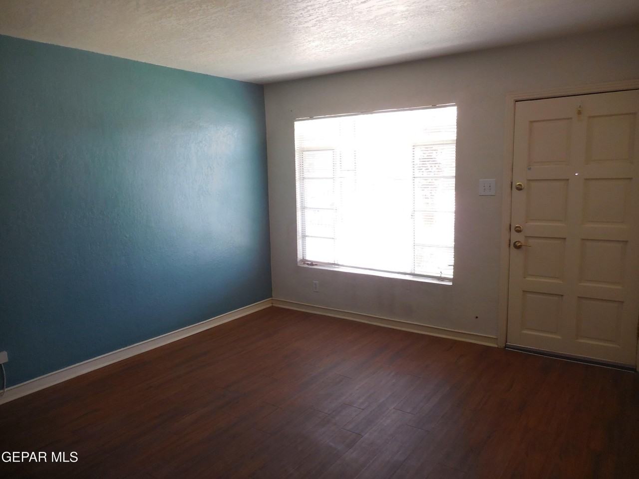 701 W Yandell Dr #5 - Photo 5 of 13