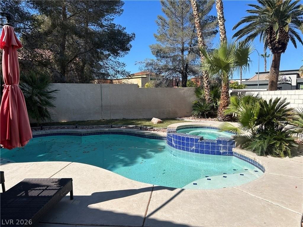 604 Palmwood Ln - Photo 2 of 26