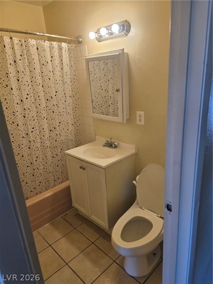 1388 E Desert Inn Rd #2 - Photo 6 of 23