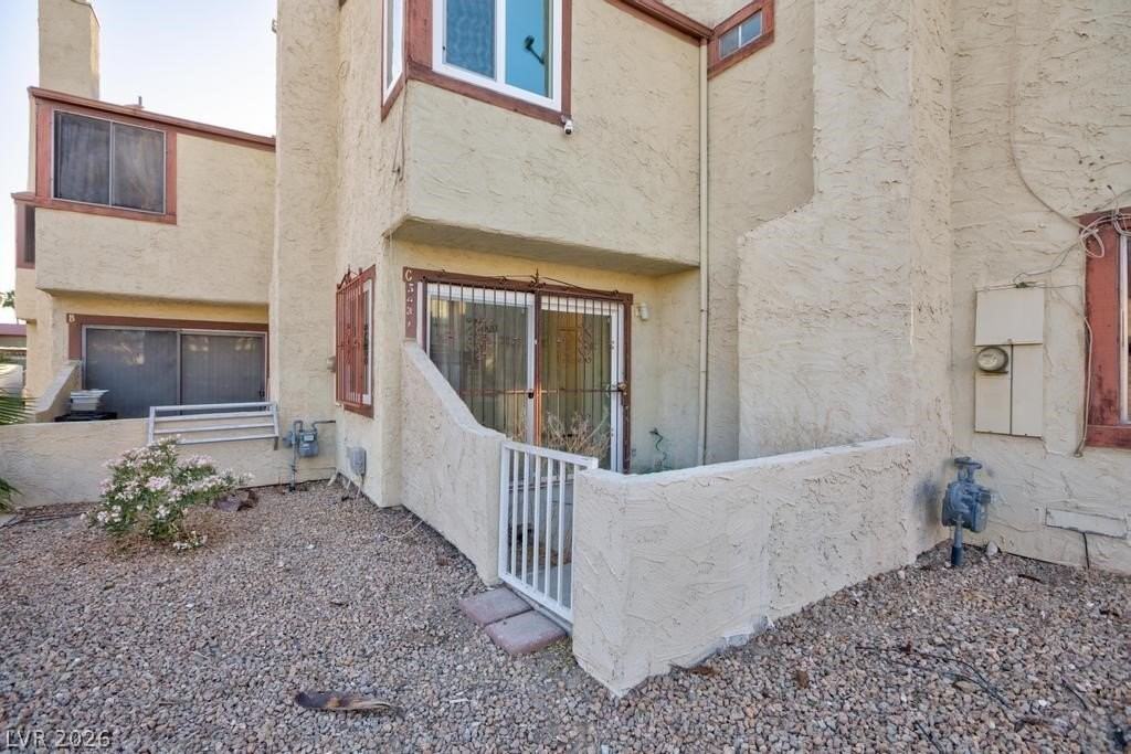 5031 Spencer St #C - Photo 3 of 19