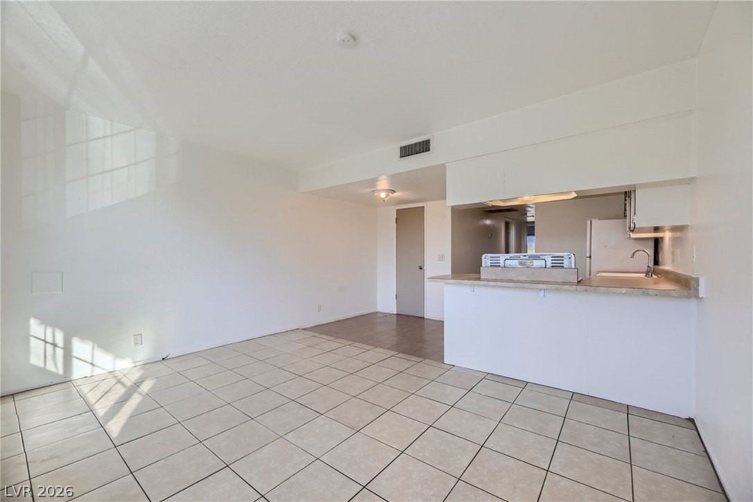 3604 Thomas Ave #4 - Photo 3 of 17