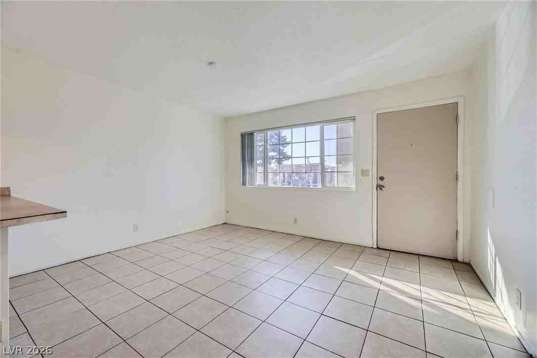3604 Thomas Ave #4 - Photo 5 of 17