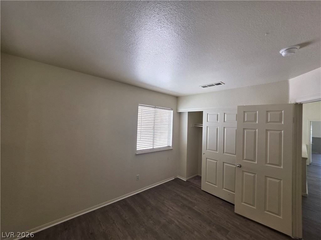 8008 Dover Shores Ave - Photo 7 of 50