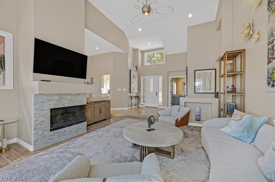 8161 Round Hills Cir - Photo 4 of 41