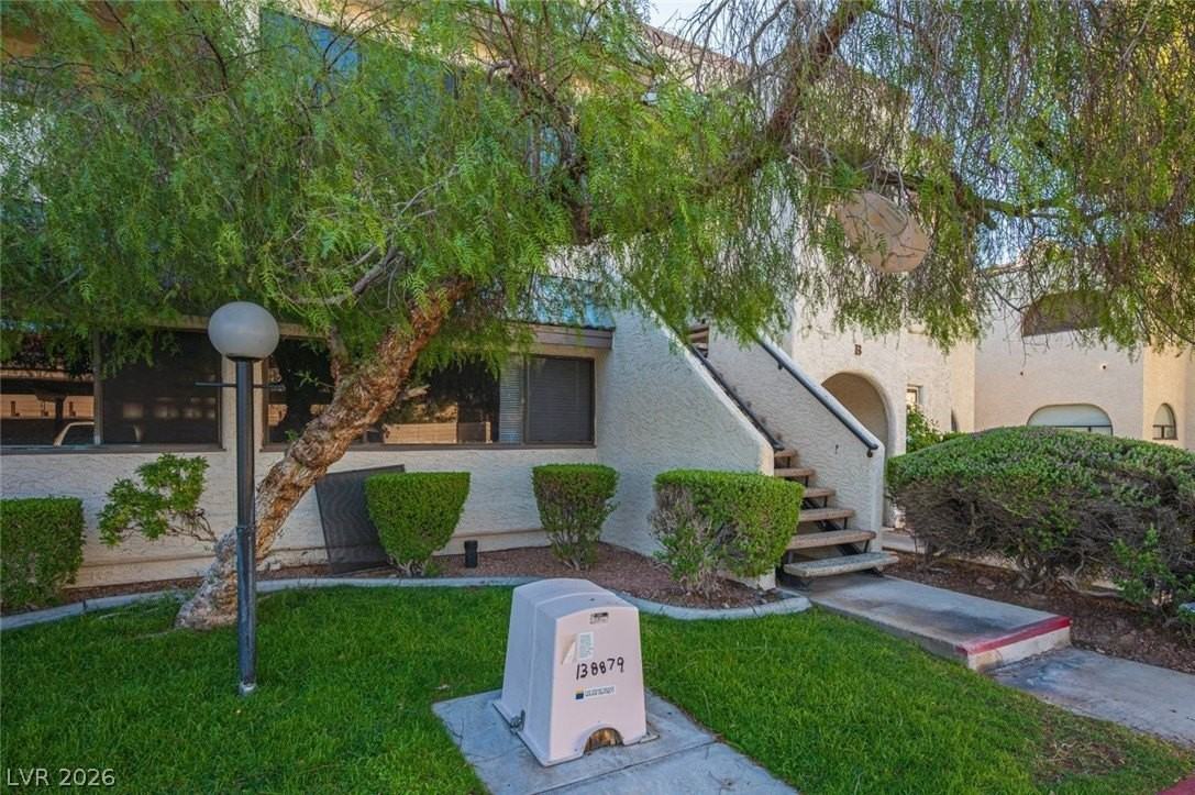 1406 Santa Margarita St #B - Photo 6 of 40