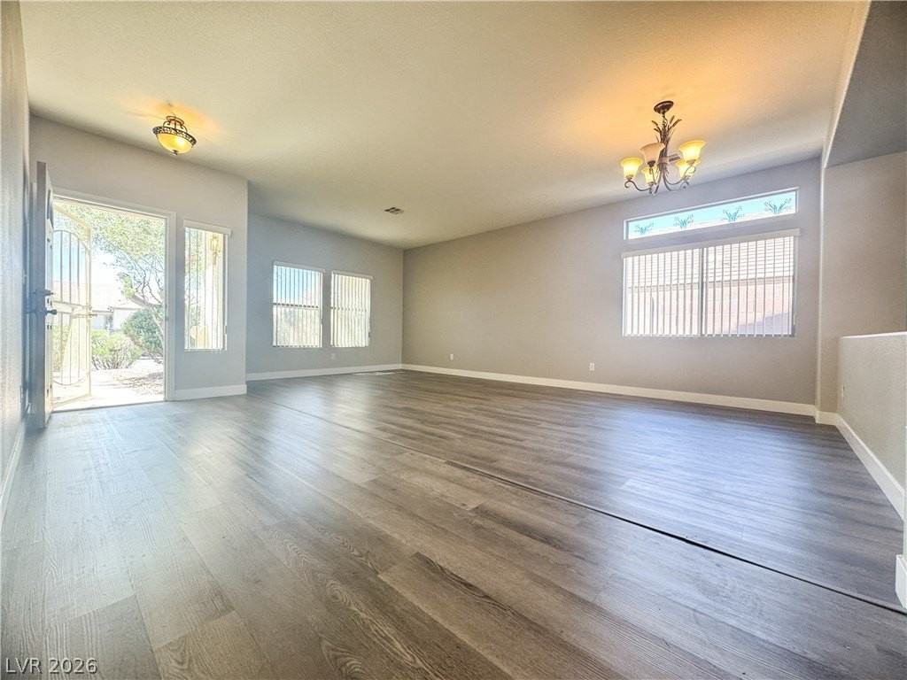 30 Hatten Bay St - Photo 6 of 38