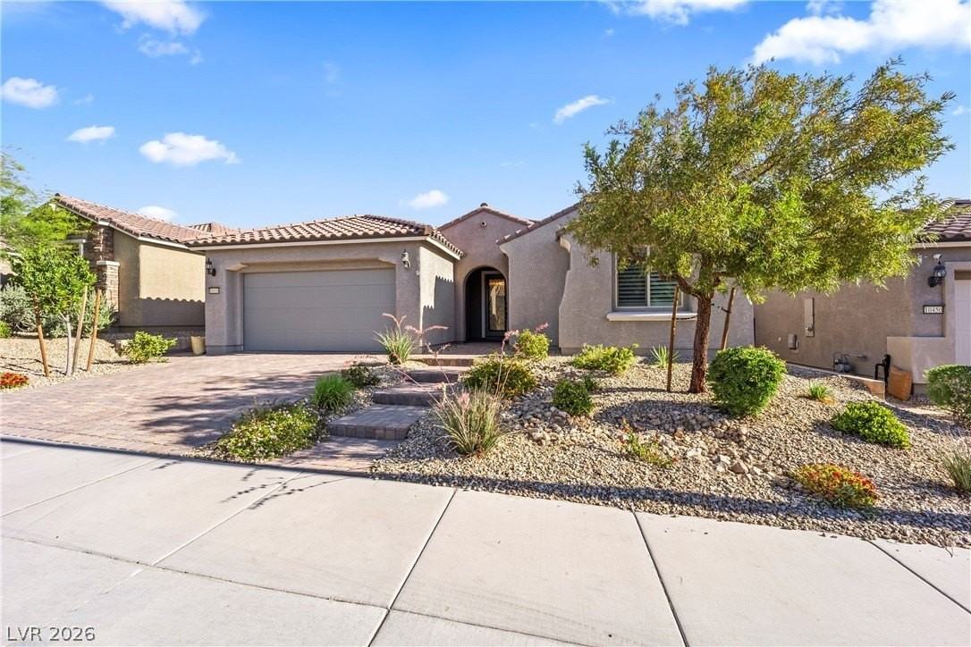 10456 Skye Arroyo Ave - Photo 3 of 46