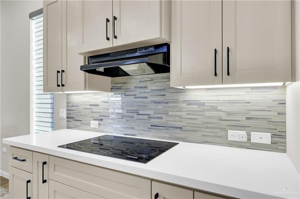 2514 Yarrow St - Photo 6 of 22