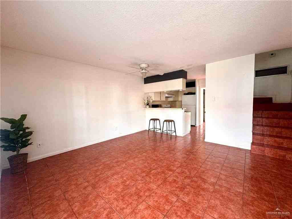 1418 Beech Ave #4 - Photo 2 of 35