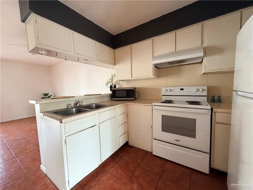 1418 Beech Ave #4 - Photo 3 of 35