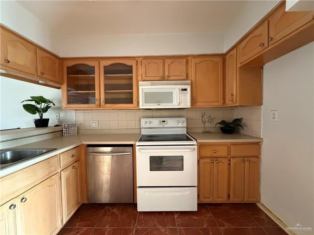 1418 Beech Ave #16 - Photo 6 of 26