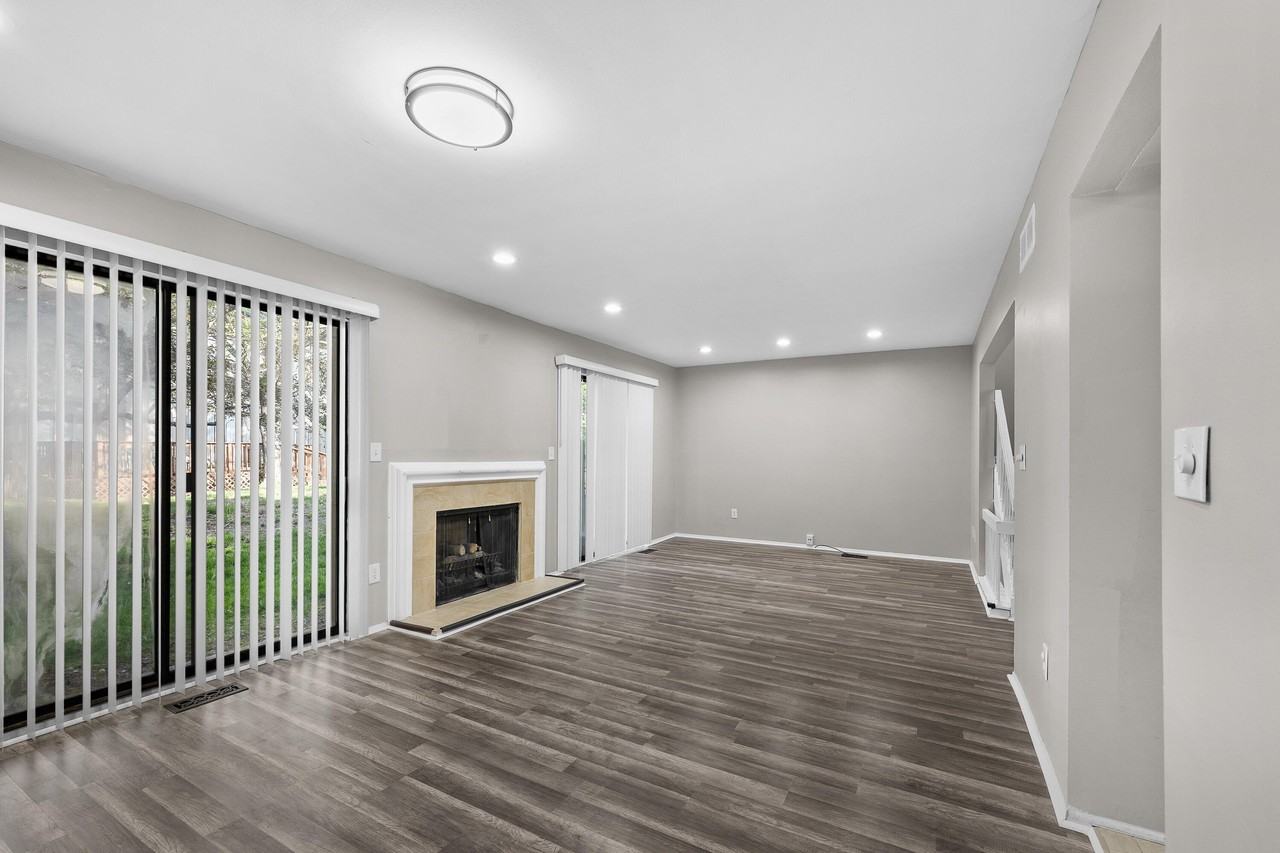 5353 Wright Way W - Photo 6 of 37