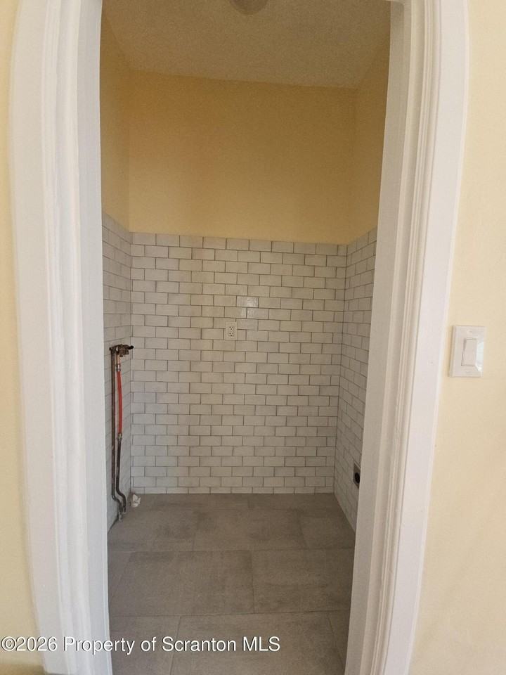 1327 Oram St #2 - Photo 3 of 17