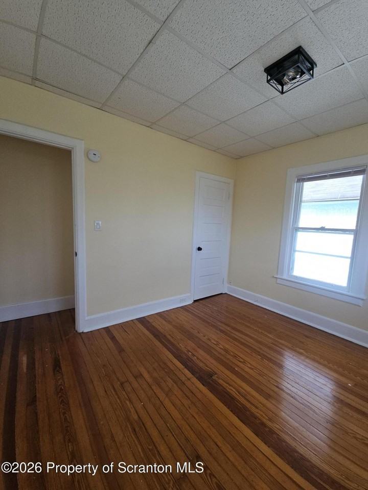1327 Oram St #2 - Photo 6 of 17