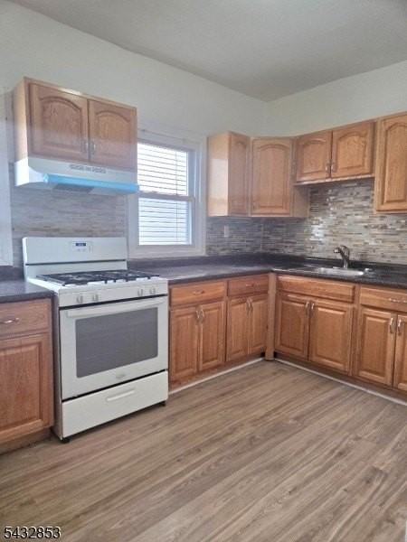 21 Davis Ave #1 - Photo 3 of 5