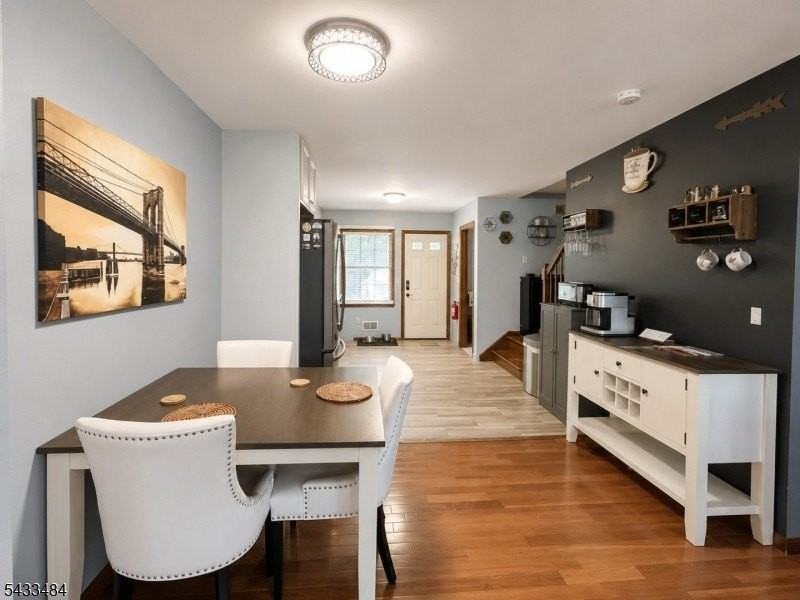 438 Seaton Ave - Photo 3 of 9
