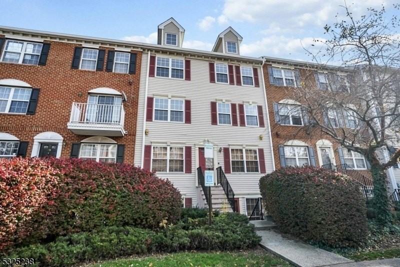 100 Callahan Ct - Photo 2 of 26