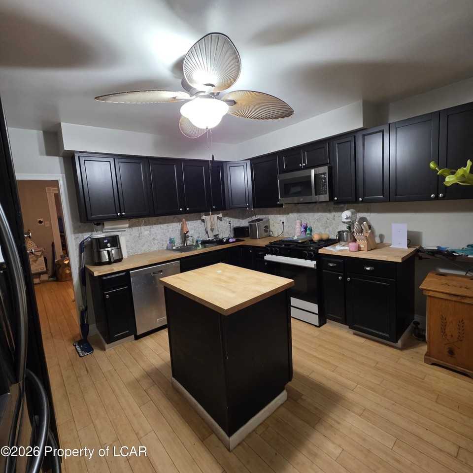 143 W Dorrance St - Photo 3 of 25