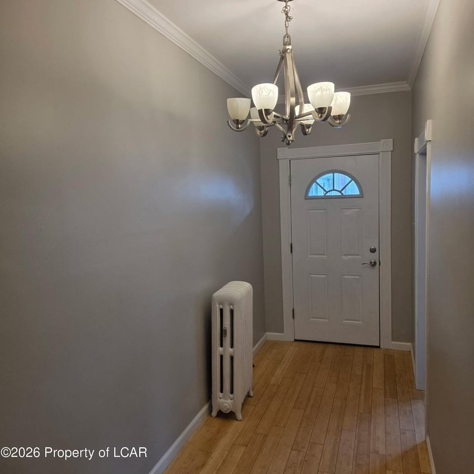 143 W Dorrance St - Photo 4 of 25