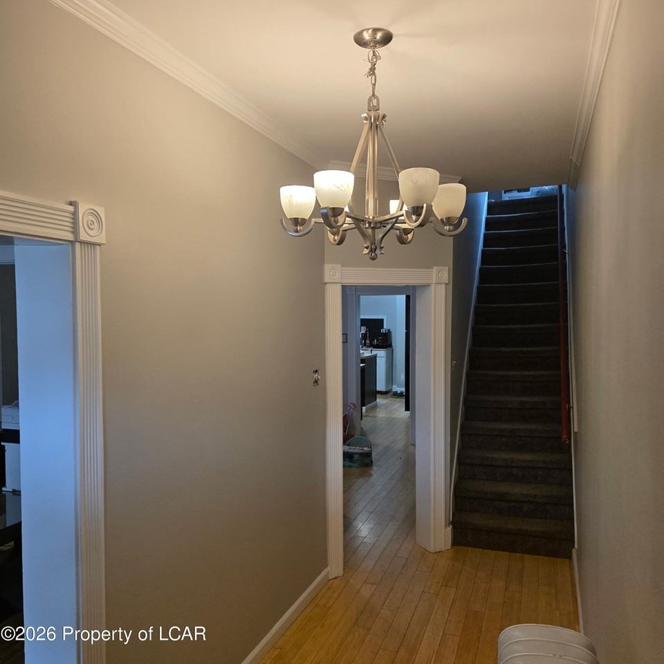 143 W Dorrance St - Photo 5 of 25