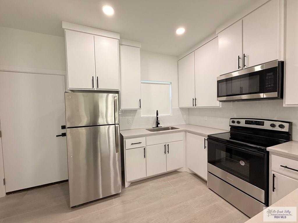 4915 Alexa Rd - Photo 5 of 19