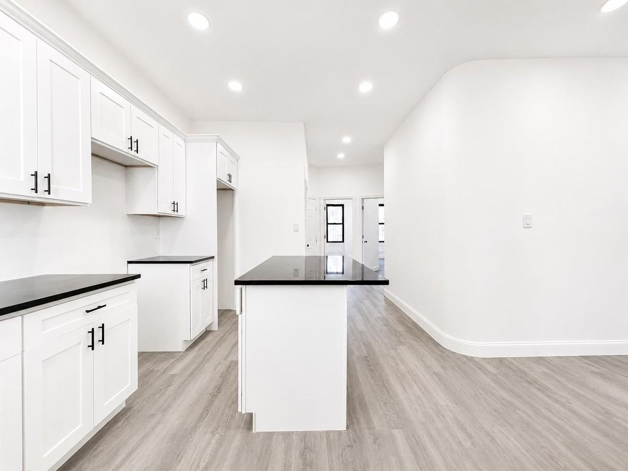 428 56th St #1stFL - Photo 6 of 25
